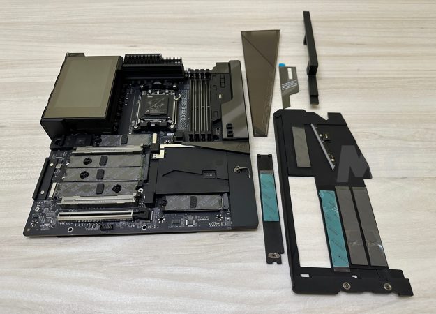 X870E AORUS XTREME X3D AI TOP