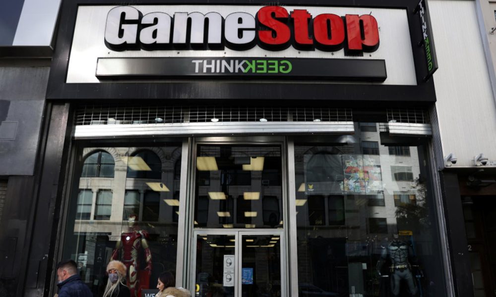 GameStop cierra centenares de tiendas ¿Adiós a la era del juego en formato físico?