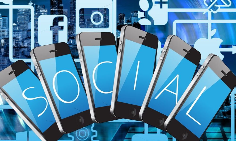 La regulación de las redes sociales choca contra los intereses del poder y del dinero