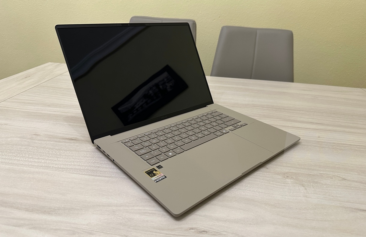 ASUS Zenbook A16 Snapdragon X2 Elite Extreme