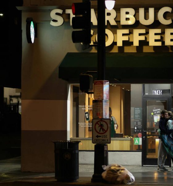 Starbucks, inteligencia artificial y un lío de la leche