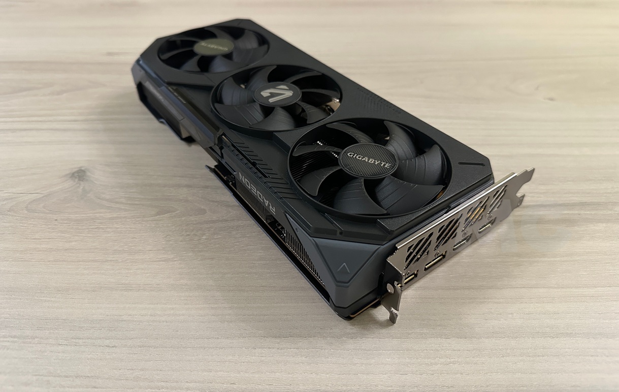 GIGABYTE Radeon RX 9070 GRE Gaming OC