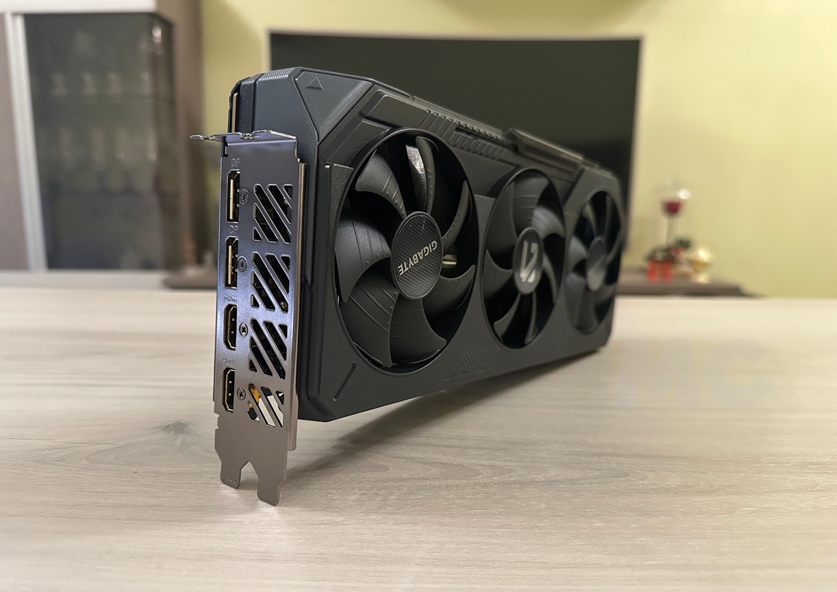 GIGABYTE Radeon RX 9070 GRE Gaming OC