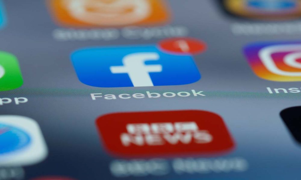 Facebook cambia su identidad para parecerse a TikTok