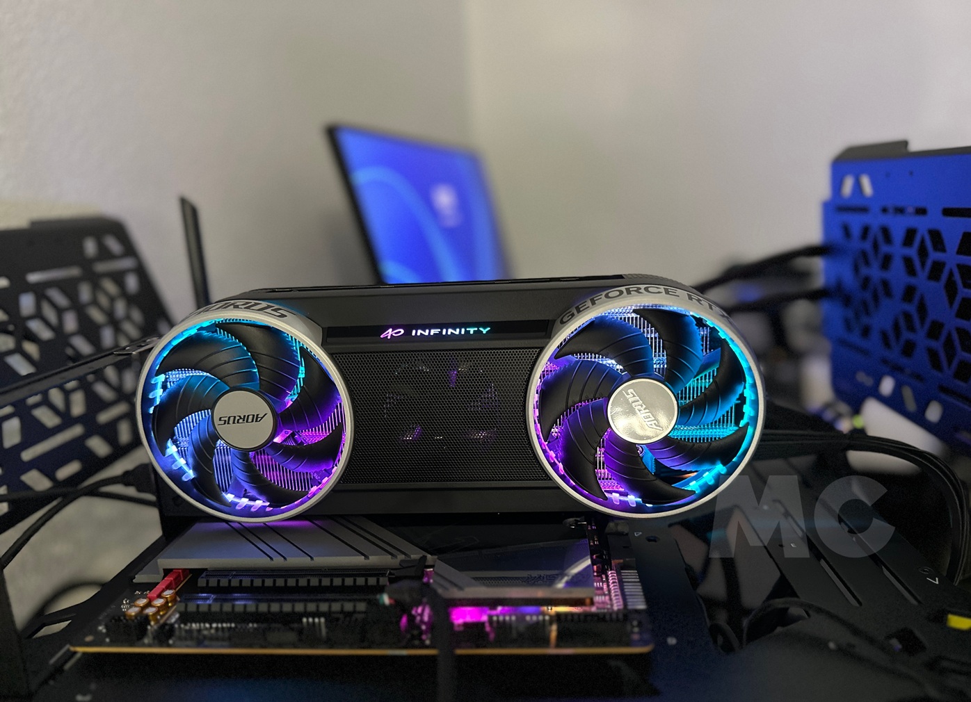 AORUS GeForce RTX 5070 INFINITY 12G