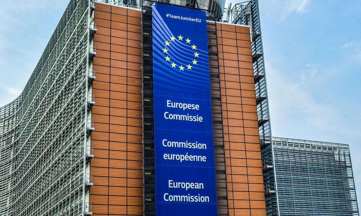 Europa obliga desde hoy a etiquetar los deepfakes