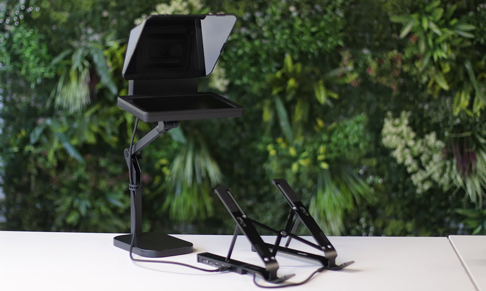 Wave Desk Stand con el Prompter y la base para portátil del Conferencing Kit+