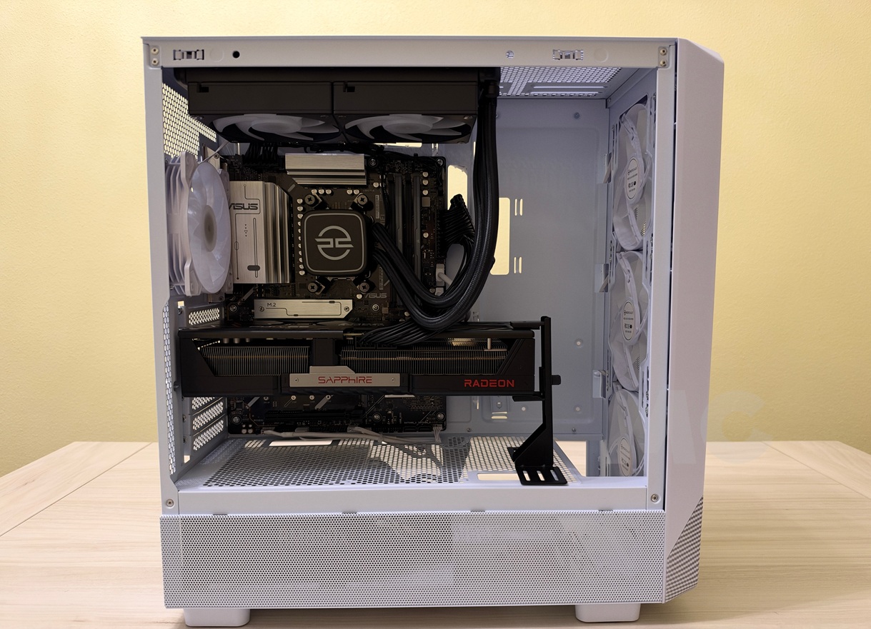 PCSPECIALIST Noble Lumin