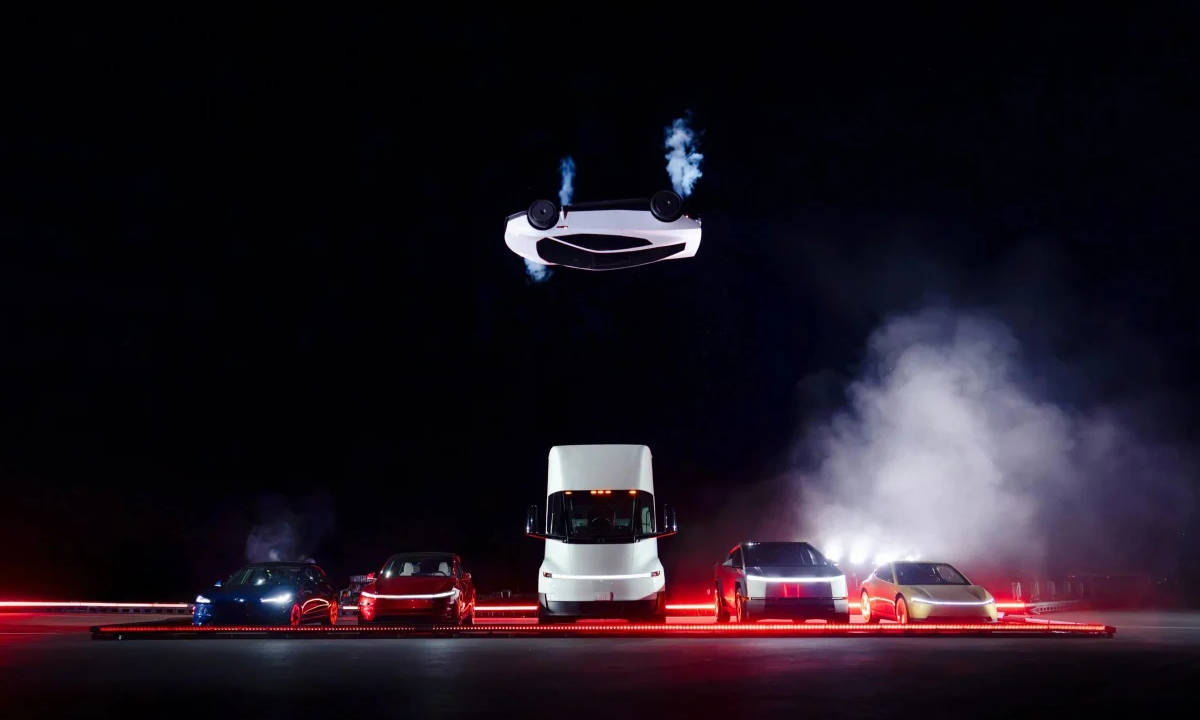 Tesla vuelve a vender humo con un Roadster que promete para 2028